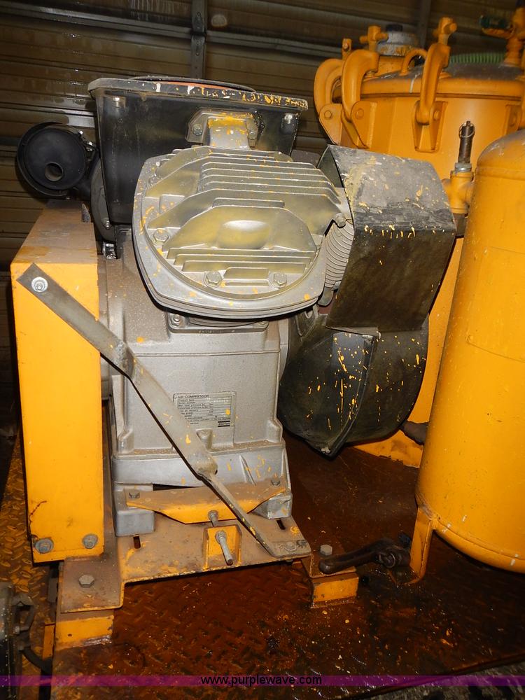 image for item L3631 MB 245 paint striper