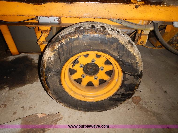 image for item L3631 MB 245 paint striper