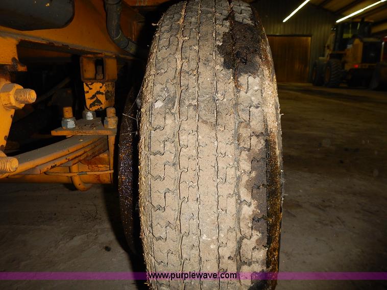 image for item L3631 MB 245 paint striper