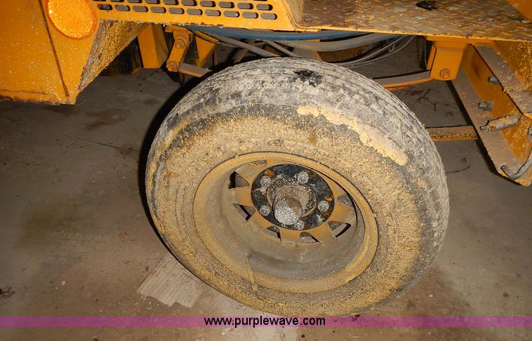 image for item L3631 MB 245 paint striper