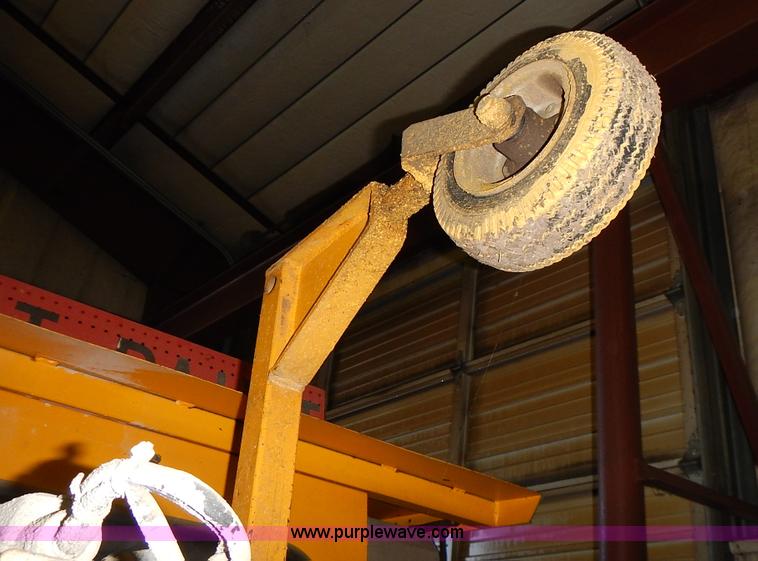 image for item L3631 MB 245 paint striper