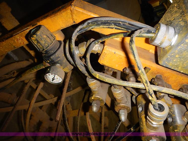 image for item L3631 MB 245 paint striper