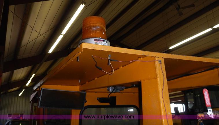 image for item L3631 MB 245 paint striper