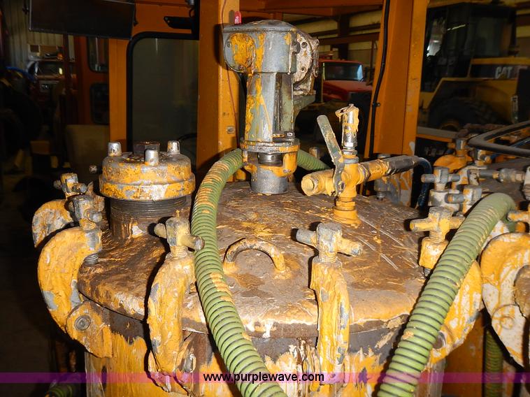 image for item L3631 MB 245 paint striper