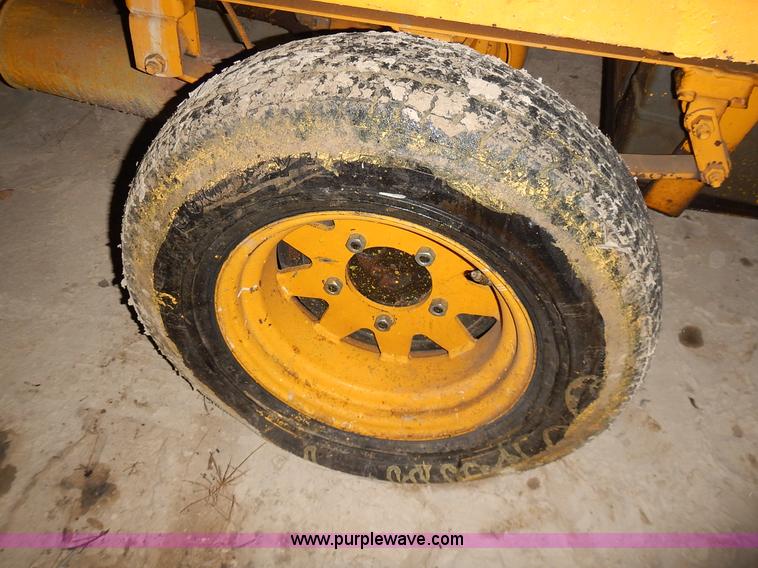 image for item L3631 MB 245 paint striper