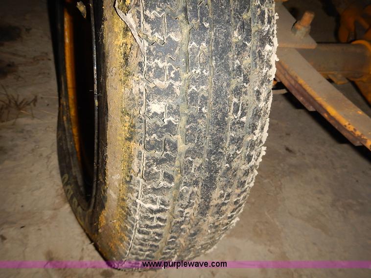 image for item L3631 MB 245 paint striper