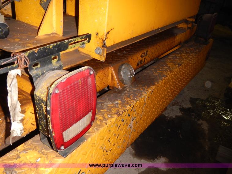 image for item L3631 MB 245 paint striper