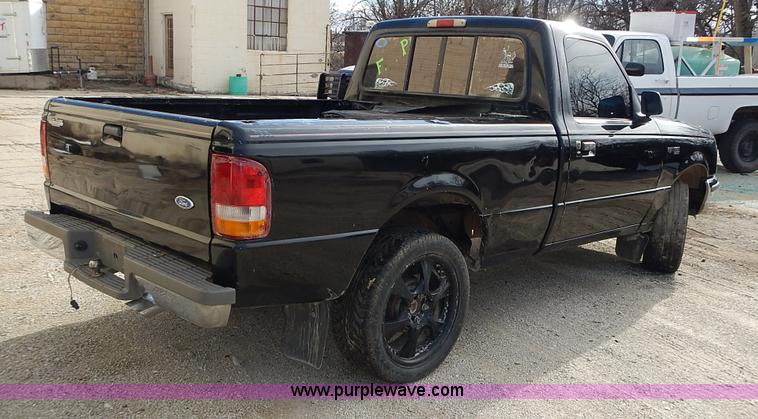 image for item L3639 1996 Ford Ranger XLT pickup truck