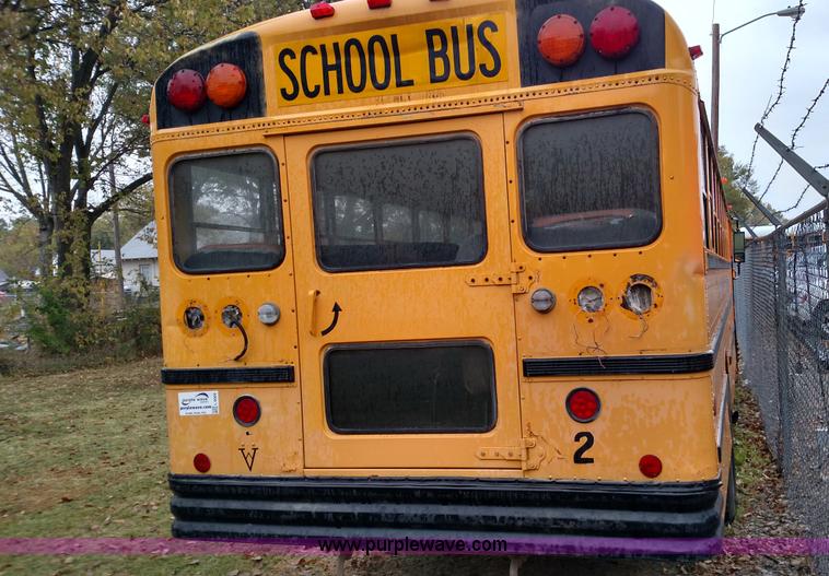 image for item L6003 1992 International 3700 school bus