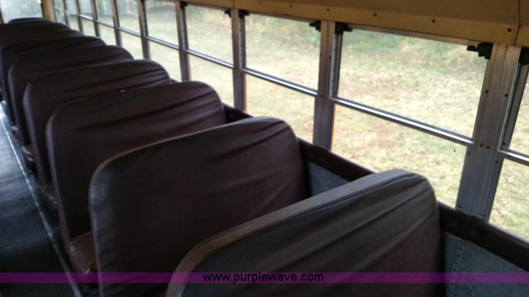 image for item L6003 1992 International 3700 school bus