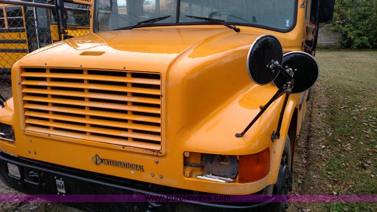image for item L6003 1992 International 3700 school bus