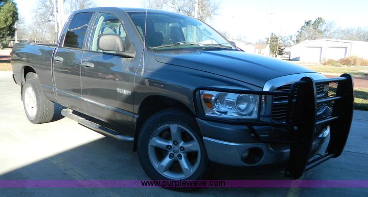 image for item L7301 2008 Dodge Ram 1500 Quad Cab pickup truck