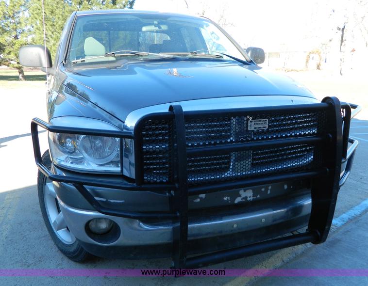 image for item L7301 2008 Dodge Ram 1500 Quad Cab pickup truck