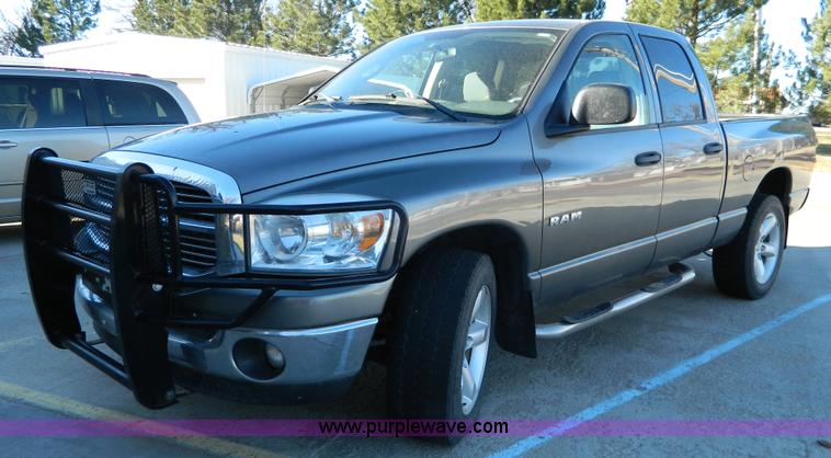 image for item L7301 2008 Dodge Ram 1500 Quad Cab pickup truck