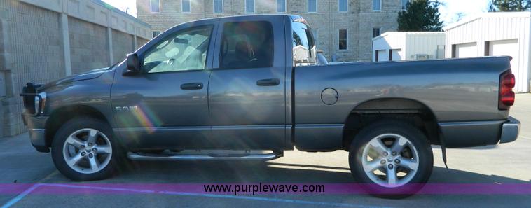 image for item L7301 2008 Dodge Ram 1500 Quad Cab pickup truck