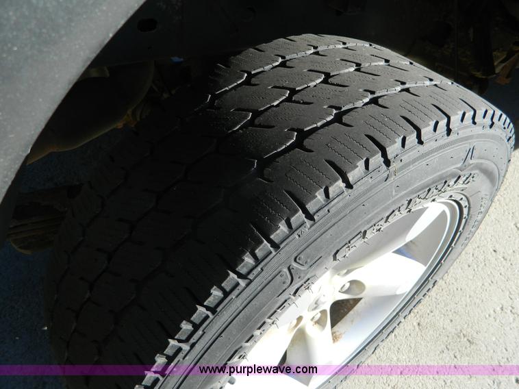 image for item L7301 2008 Dodge Ram 1500 Quad Cab pickup truck