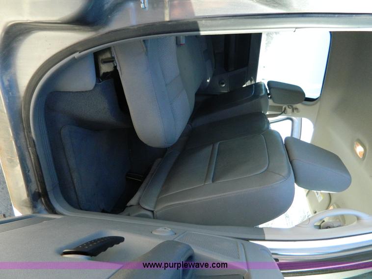 image for item L7301 2008 Dodge Ram 1500 Quad Cab pickup truck