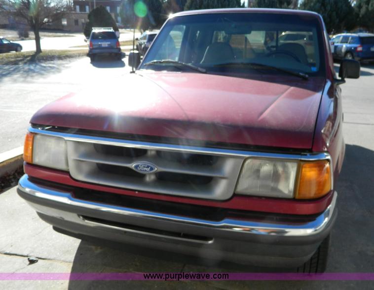 image for item L7302 1996 Ford Ranger SuperCab pickup truck