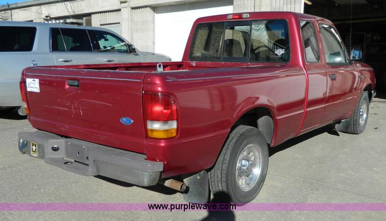 image for item L7302 1996 Ford Ranger SuperCab pickup truck