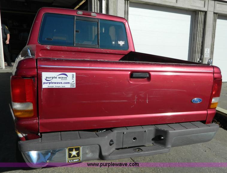 image for item L7302 1996 Ford Ranger SuperCab pickup truck