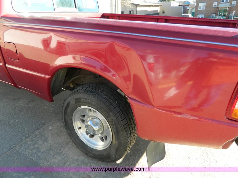 image for item L7302 1996 Ford Ranger SuperCab pickup truck