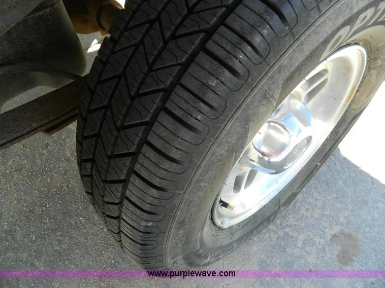 image for item L7302 1996 Ford Ranger SuperCab pickup truck