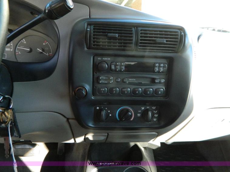 image for item L7302 1996 Ford Ranger SuperCab pickup truck