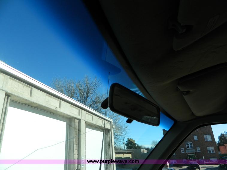 image for item L7302 1996 Ford Ranger SuperCab pickup truck