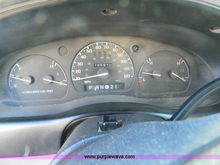 image for item L7302 1996 Ford Ranger SuperCab pickup truck