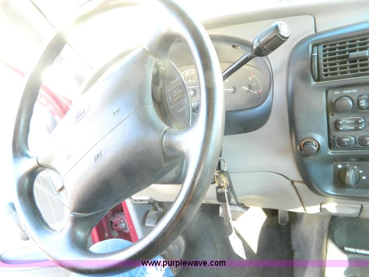 image for item L7302 1996 Ford Ranger SuperCab pickup truck