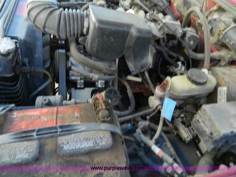 image for item L7302 1996 Ford Ranger SuperCab pickup truck