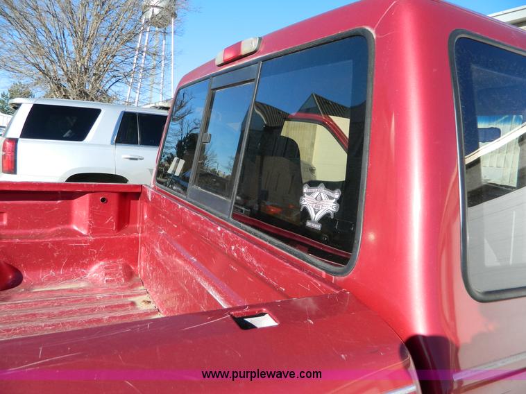 image for item L7302 1996 Ford Ranger SuperCab pickup truck