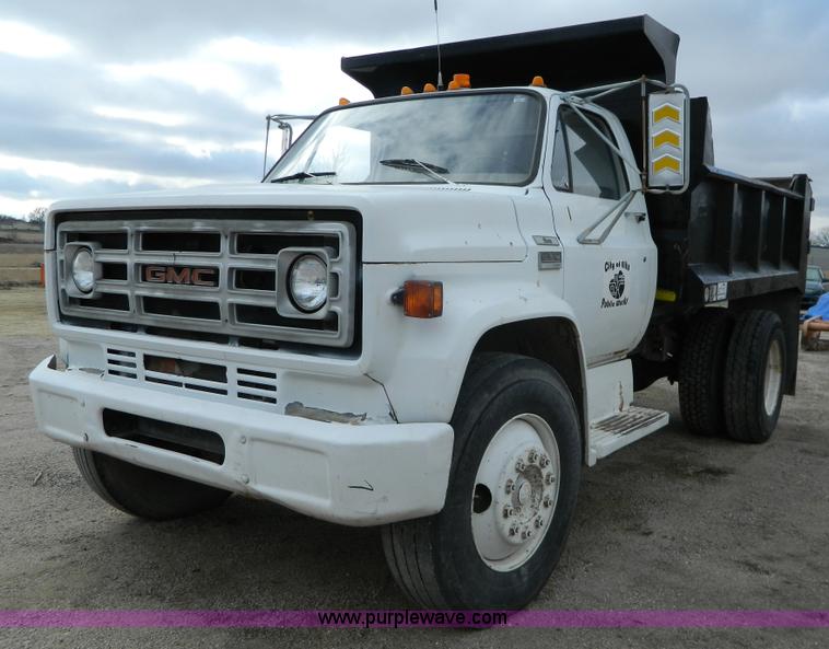 image for item L7305 1978 GMC 6500 dump truck
