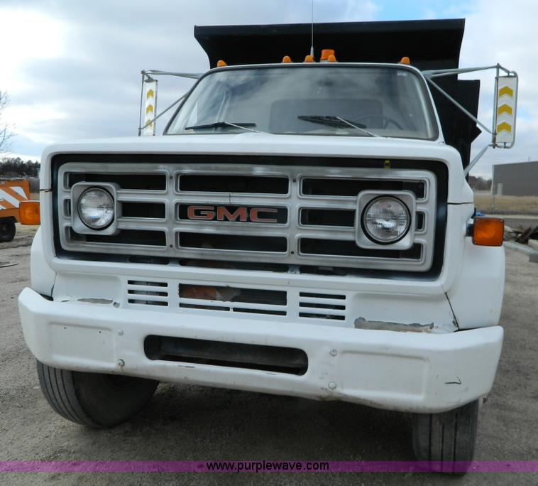 image for item L7305 1978 GMC 6500 dump truck