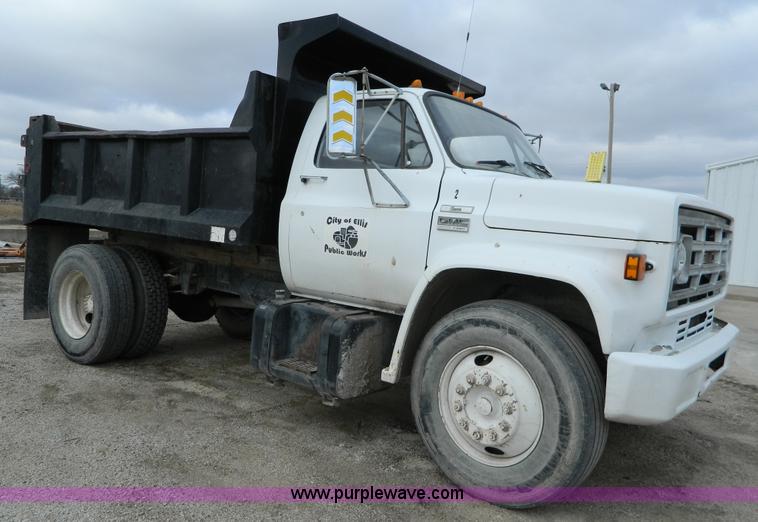 image for item L7305 1978 GMC 6500 dump truck