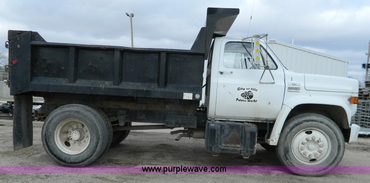 image for item L7305 1978 GMC 6500 dump truck