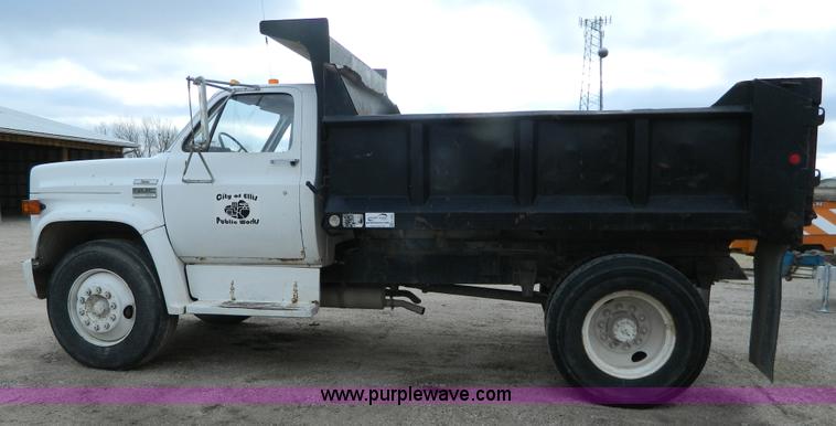 image for item L7305 1978 GMC 6500 dump truck