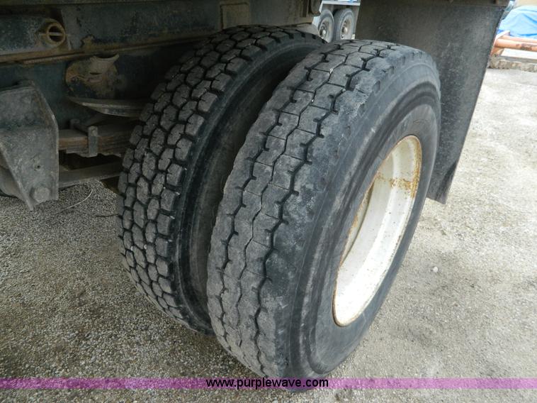 image for item L7305 1978 GMC 6500 dump truck