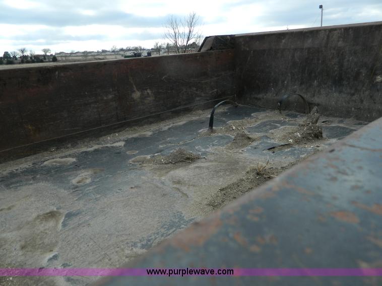 image for item L7305 1978 GMC 6500 dump truck