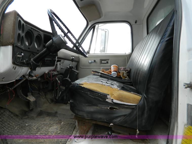 image for item L7305 1978 GMC 6500 dump truck