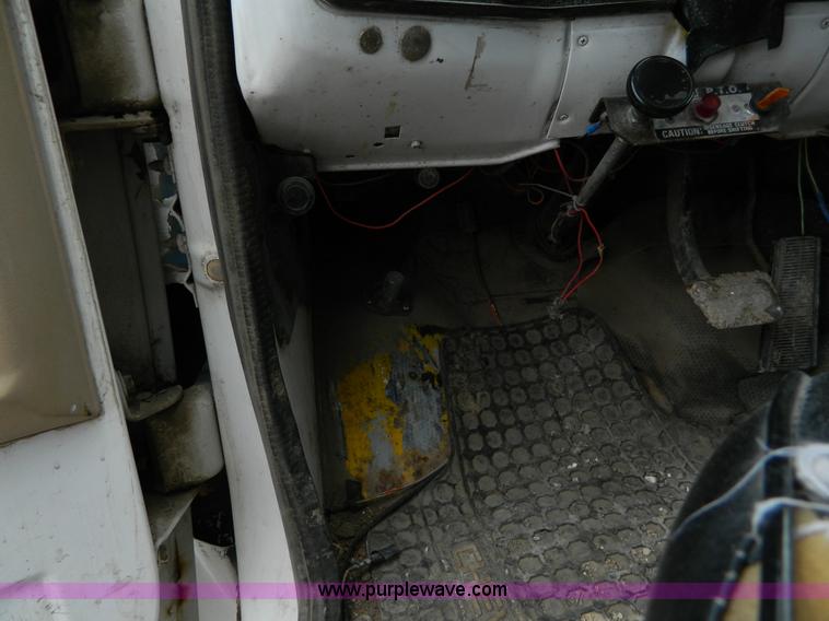 image for item L7305 1978 GMC 6500 dump truck