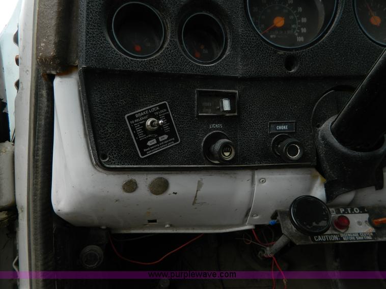 image for item L7305 1978 GMC 6500 dump truck