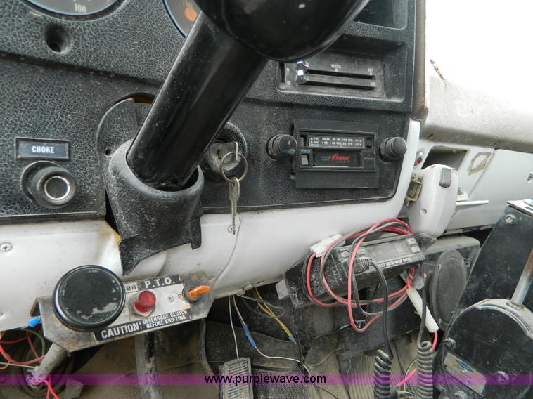 image for item L7305 1978 GMC 6500 dump truck