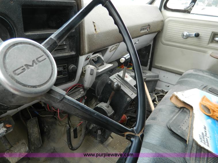 image for item L7305 1978 GMC 6500 dump truck