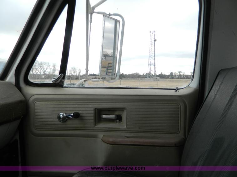 image for item L7305 1978 GMC 6500 dump truck