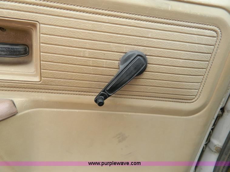 image for item L7305 1978 GMC 6500 dump truck