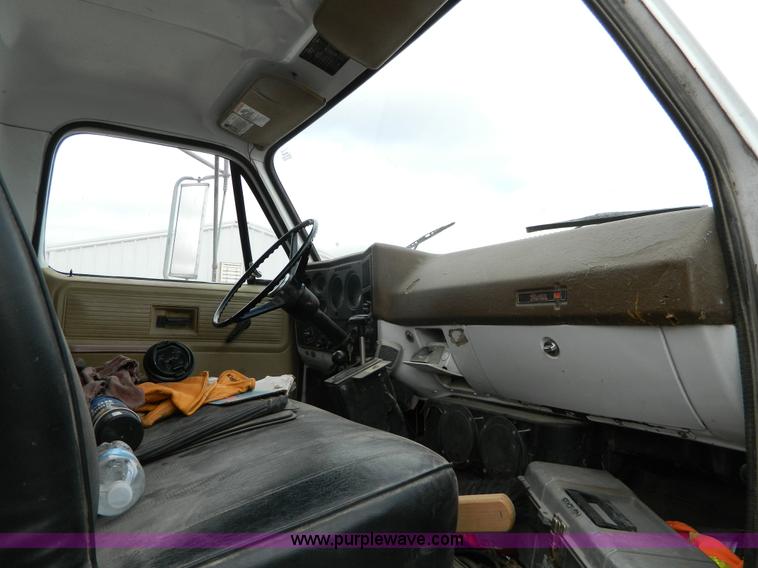 image for item L7305 1978 GMC 6500 dump truck