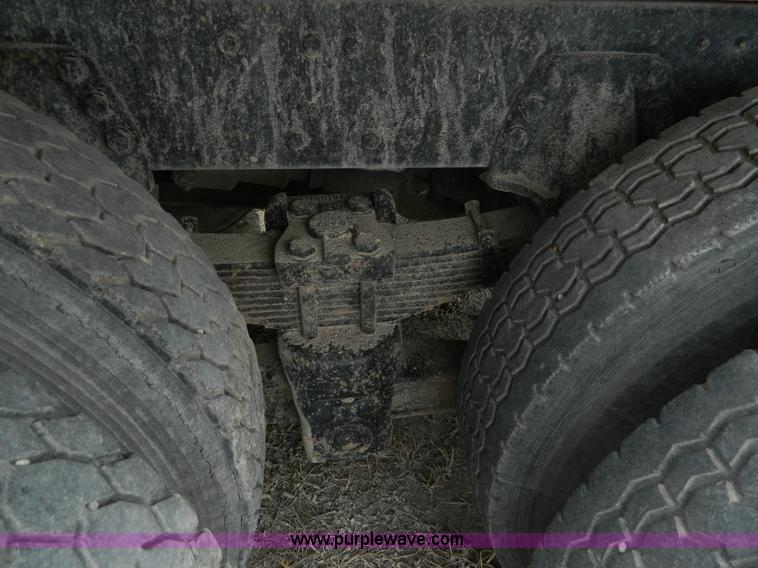 image for item L7306 1991 Ford LT8000 dump truck