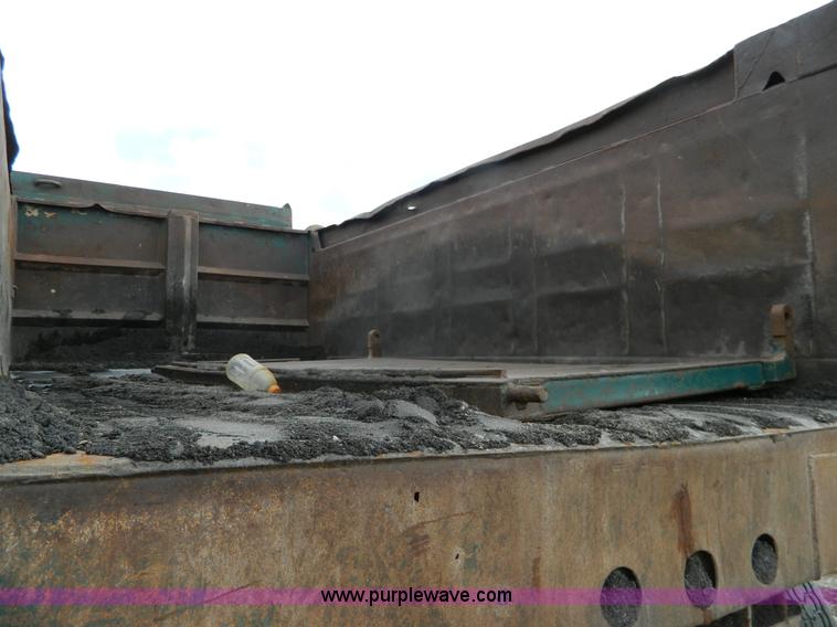 image for item L7306 1991 Ford LT8000 dump truck