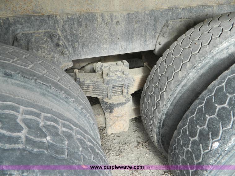 image for item L7306 1991 Ford LT8000 dump truck